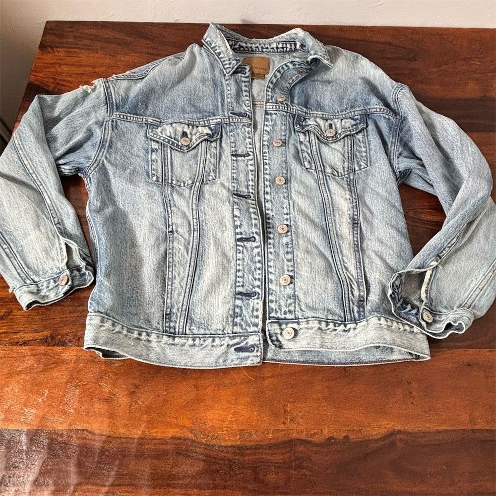 American Eagle‎ Women's Denim Jacket Size S Distressed Blue Vintage Style